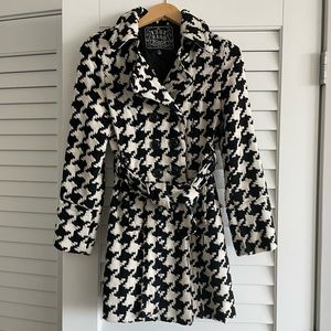 Houndstooth pea coat size medium